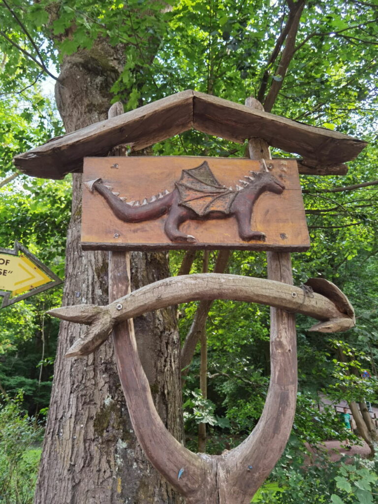 Drachenschlucht Wegweiser 768x1024