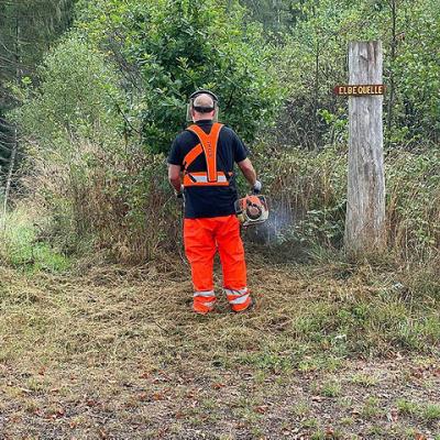 Aufräumarbeiten bei der Elbequelle